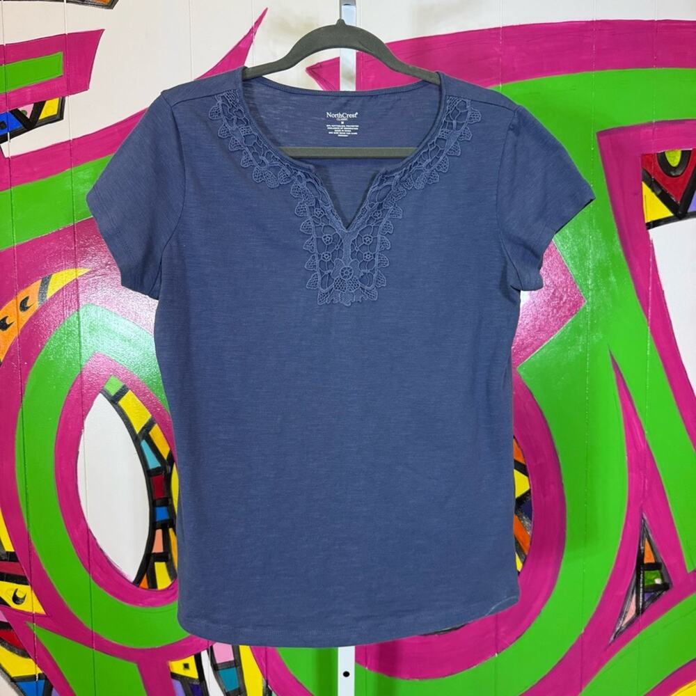 Northcrest, Blue Embroidered V-Neck Top. Size Medium. Excellent condition!